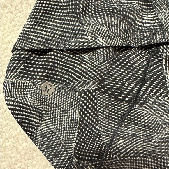 Lululemon Speed Up Short *2.5" Velocity Mesh Island Mist Black - Picture 11 of 15